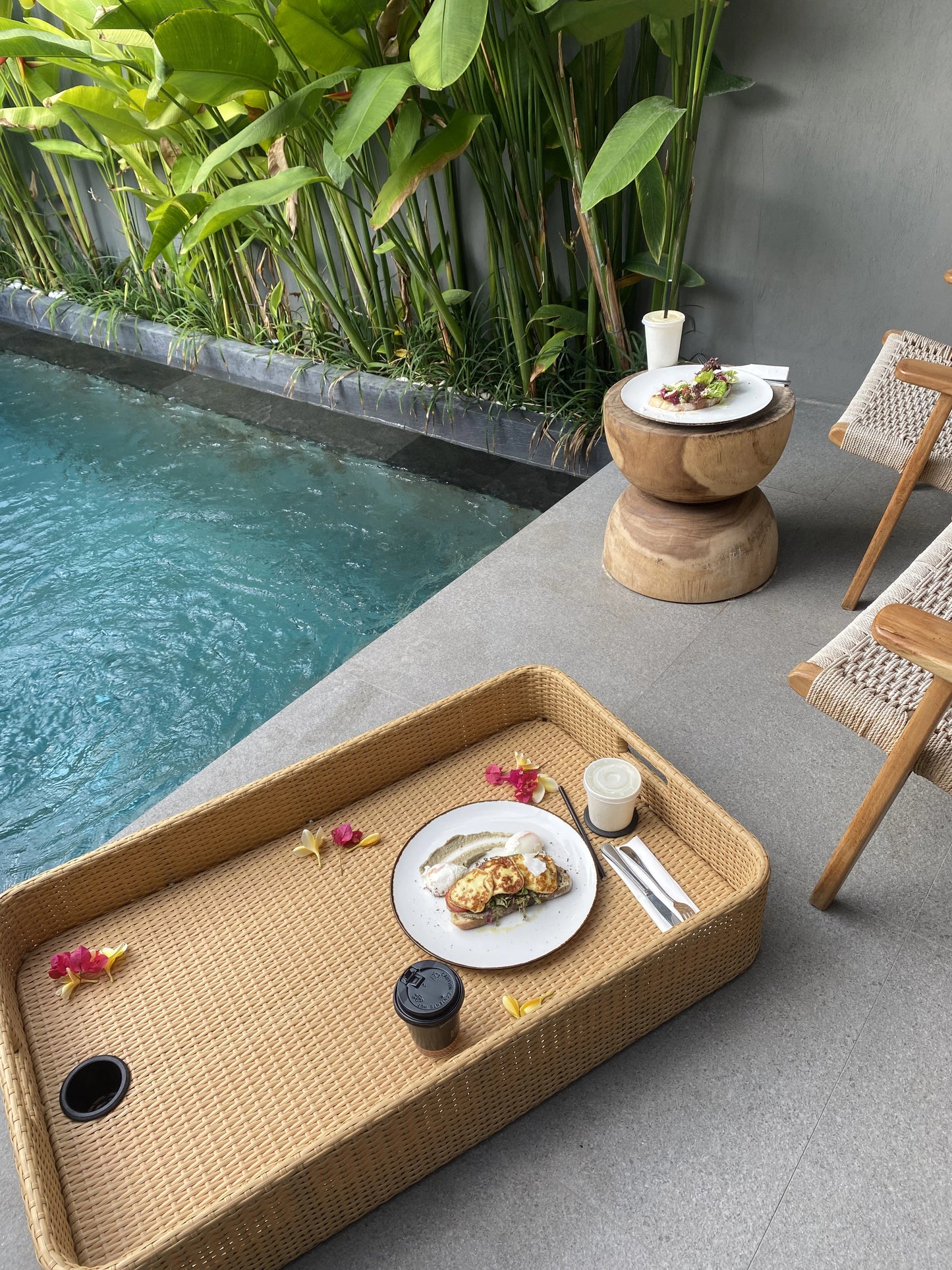 Eco-friendly artisan candle inspired by Bali – vegan soy wax with tropical aroma for mindful living